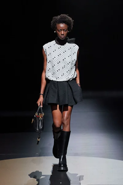 Look 37